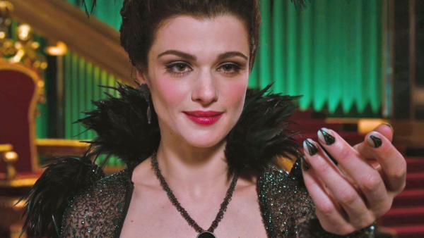 Rachel-Weisz-as-Evanora-oz-the-great-and-powerful-31464815-600-338