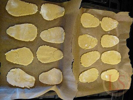 easter egg biscuits bake
