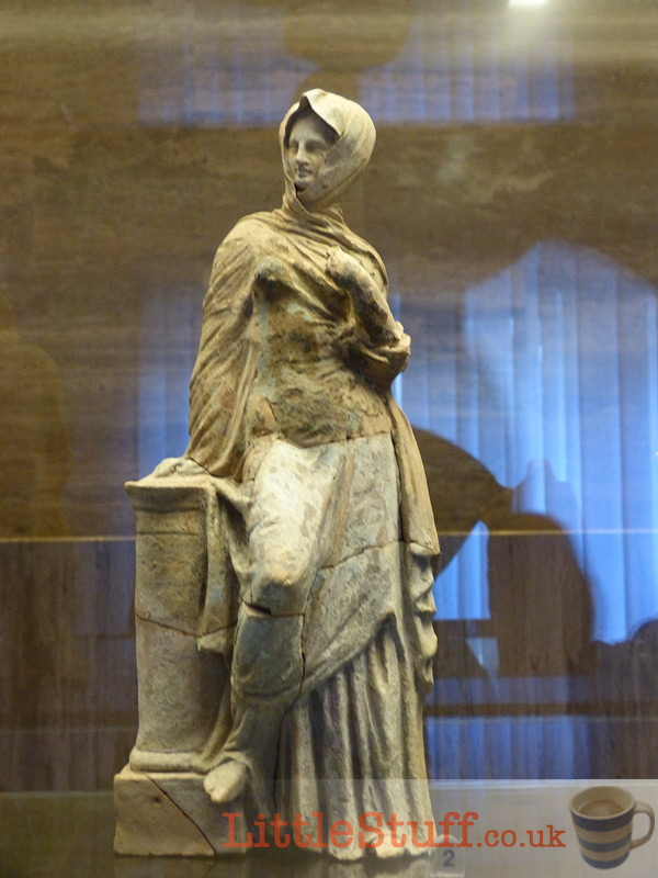 figurine-from-paestum-museo