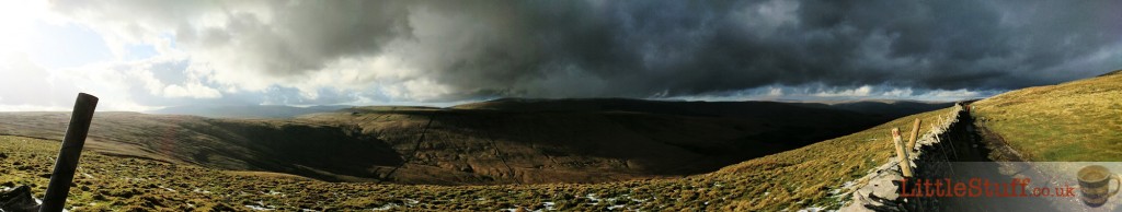 Yorkshire-dales-frozen-pennine-way-landscape