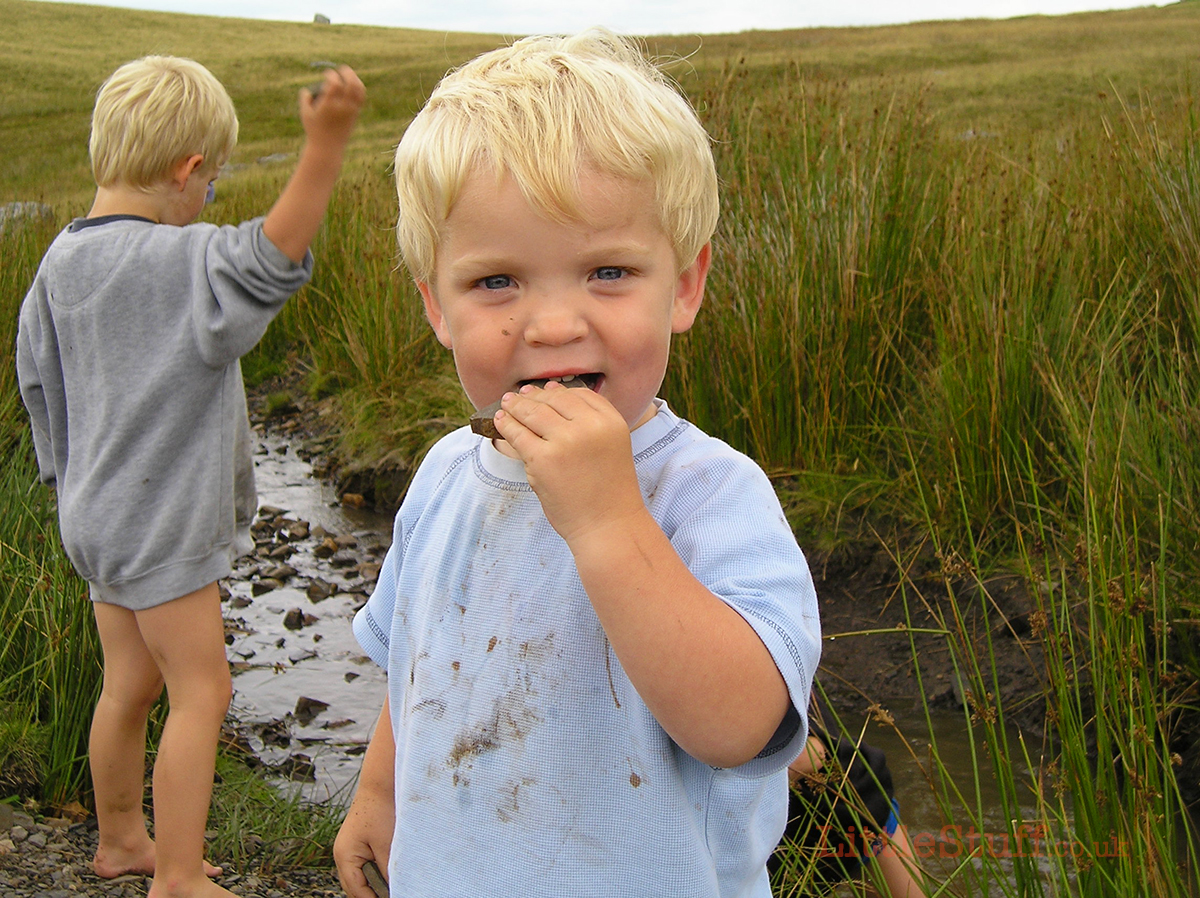 children-playing-uk-holiday