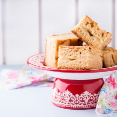 Sunday Baking – Easy Dorset Apple Cake Traybake
