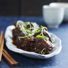 New Ken Hom recipes, just for #EarthHour (are you joining in?) – Clay Pot Caramel Pork.