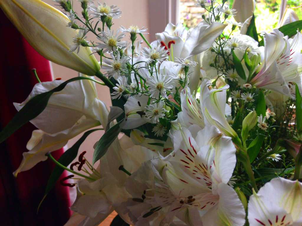 Sending Flowers Internationally with FloraQueen Review LittleStuff