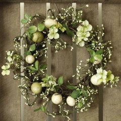Floral Easter Wreath from Ella James | #EasterGiftGuide