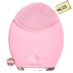 Foreo LUNA Anti-Aging Skincare Device for Normal/Sensitive Skin from Boots #ChristmasGiftGuide
