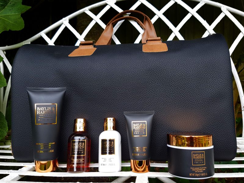 Baylis & Harding Black Pepper and Ginseng Weekend Away Travel Bag