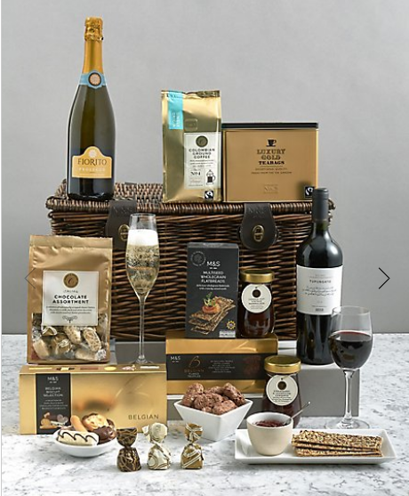 The Collection Windsor Hamper with Prosecco & Red Wine | #ChristmasGiftGuide