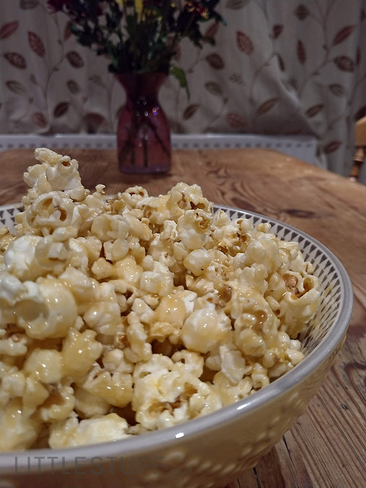 Crunchy Butterscotch Popcorn