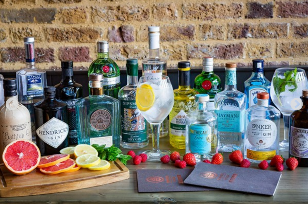 Experience Gift Ideas gin masterclass