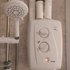 The Triton T80Z Review – The Easy Replacement Shower