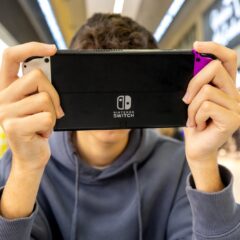 Portable Cozy Adventures for Commute Comfort on Handheld Consoles