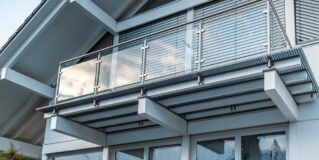 Why More UK Families Are Choosing a Stainless Steel Balustrade for Busy Homes