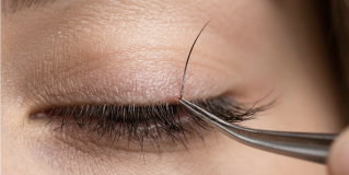 The Hidden Risks of Pulling Out Lash Extensions Yourself