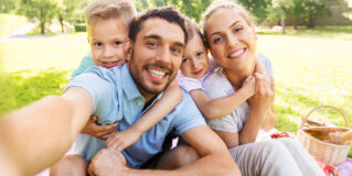 How to Take Better, More Natural-Looking Family Photos