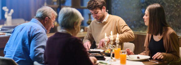 Simple Ways to Make Family Gatherings Feel Special Without Overspending